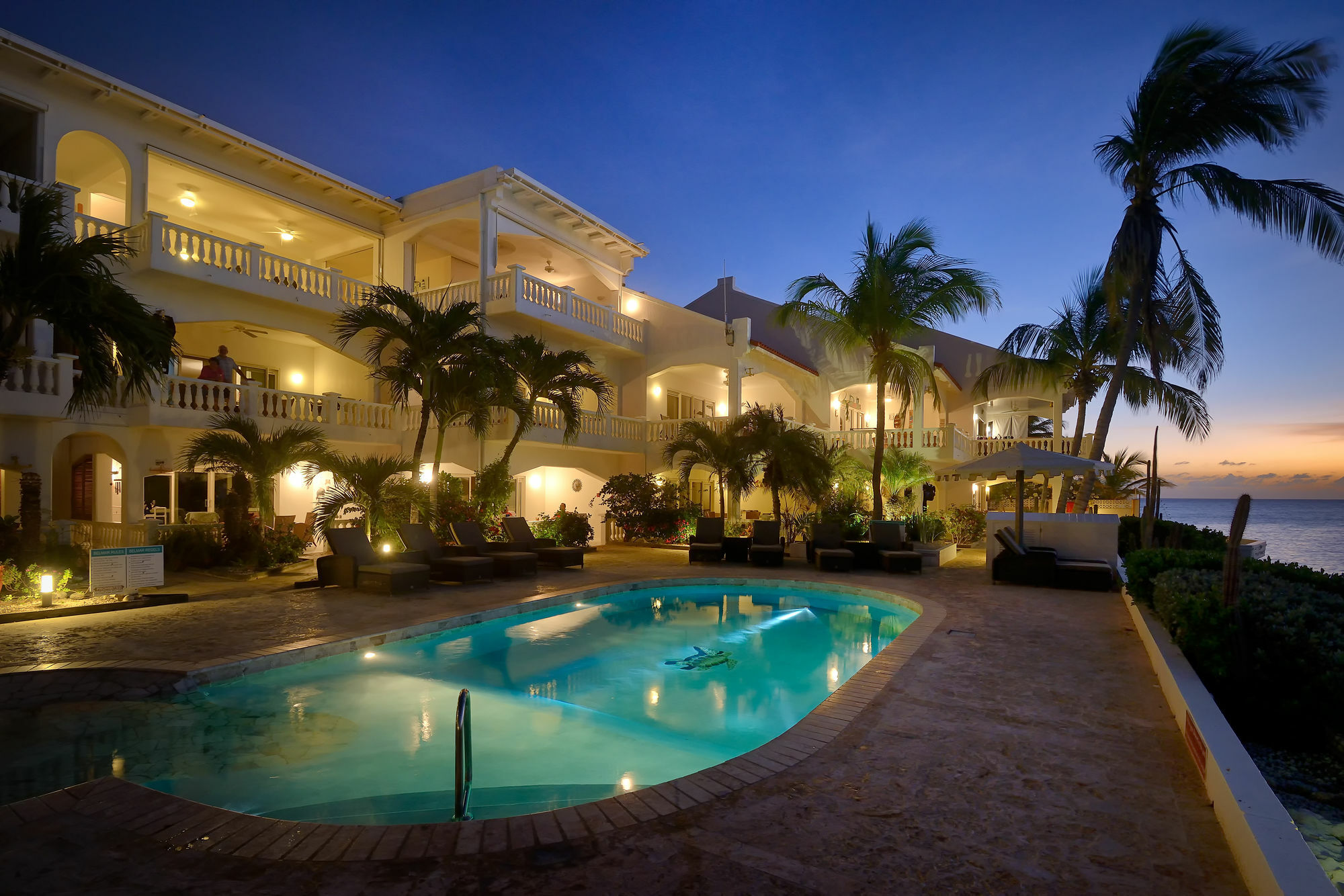 Belmar Oceanfront Apartments Bonaire Ngoại thất bức ảnh