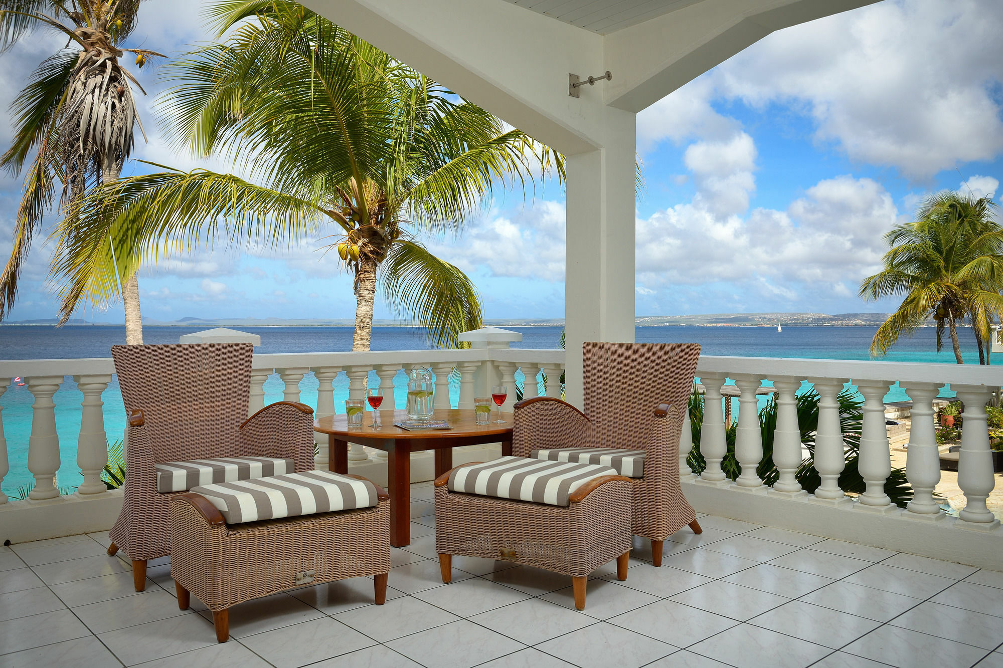 Belmar Oceanfront Apartments Bonaire Ngoại thất bức ảnh